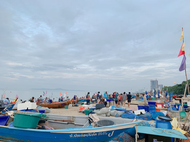 ตลาดทะเลสด พื้นบ้าน หาดจอมเทียน พัทยา