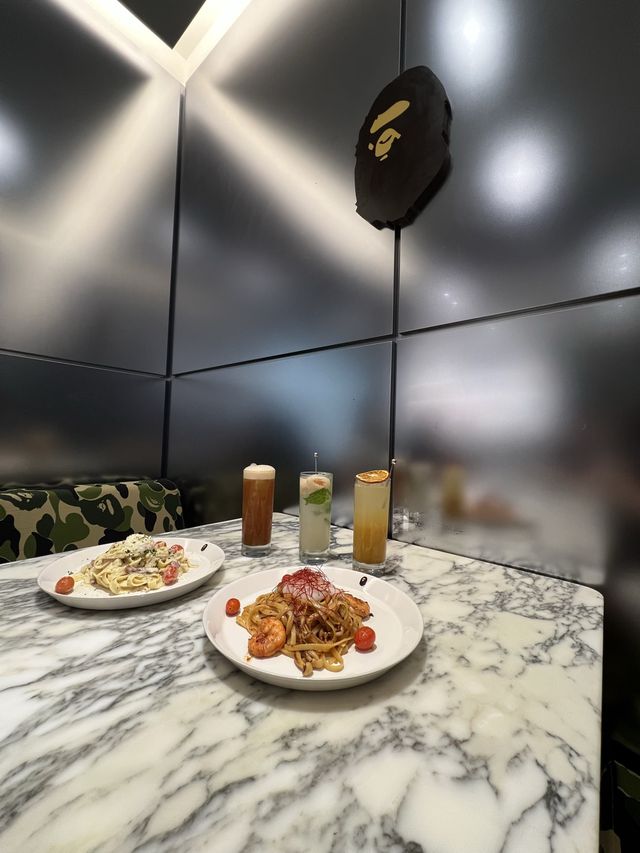 NANI ?! There’s a BAPE CAFE in KL !?   