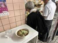 北海道・札幌。札幌の地下街の立ち食いそば『ひのでそば』
