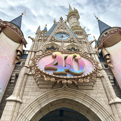 非売品　TDL 東京ディズニーランド　成人式　VIVA20 浦安市　ピンバッジ 2025年最新】浦安市 成人式の人気アイテム - メルカリ