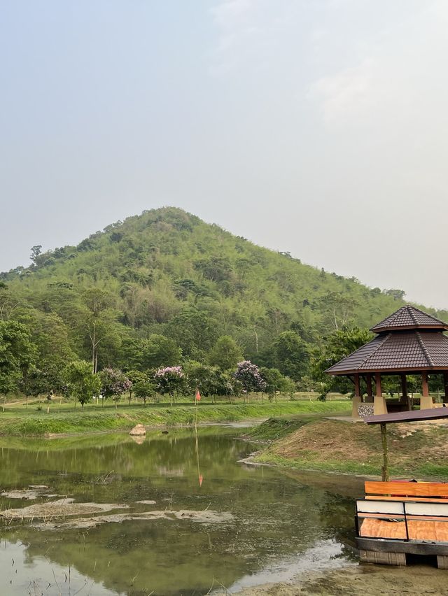 เที่ยวชมธรรมชาติ แช่บ่อน้ำพุร้อน พร้อมพายเรือคายัค