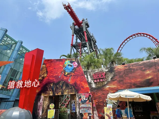 台中麗寶樂園探索世界的怪怪糖果研究所萬聖搗蛋大遊行