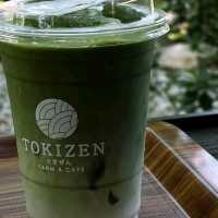 คาเฟ่ ที่มีต้นไม้ร่มรื่น สไตล์ญี่ปุ่น