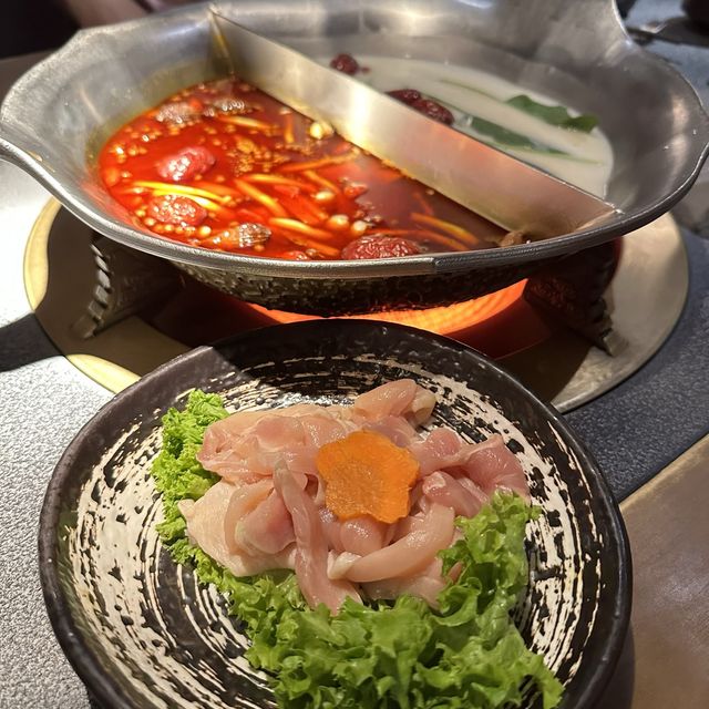 湊湊火鍋湯底有3拼+無限任食鴨血豆腐