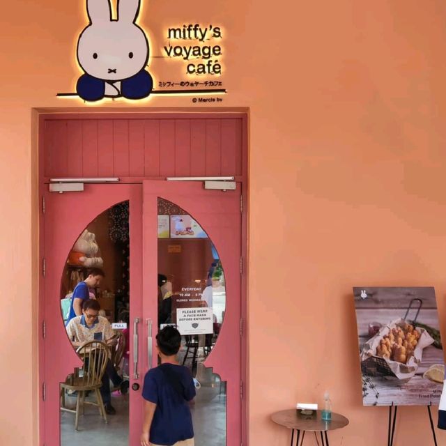 เล่นเรียนรู้ ดื่มกิน พักผ่อน ใกล้ทะเล ที่เดียวจบ