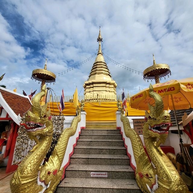 ขอพรพระเจ้าทันใจ วัดพระธาตุดอยคำ