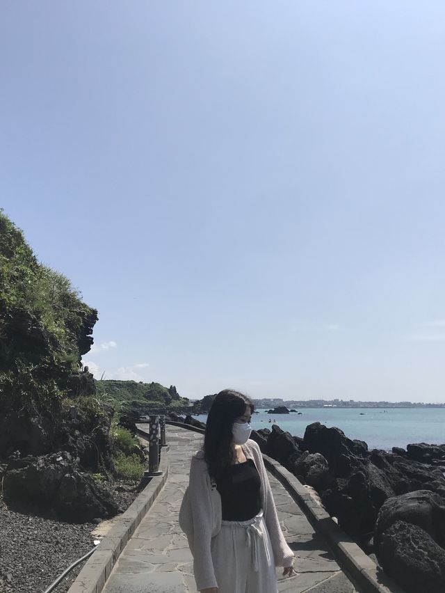 에메랄드 빛 바다를 감상하며 걷는 제주 산책로🍀