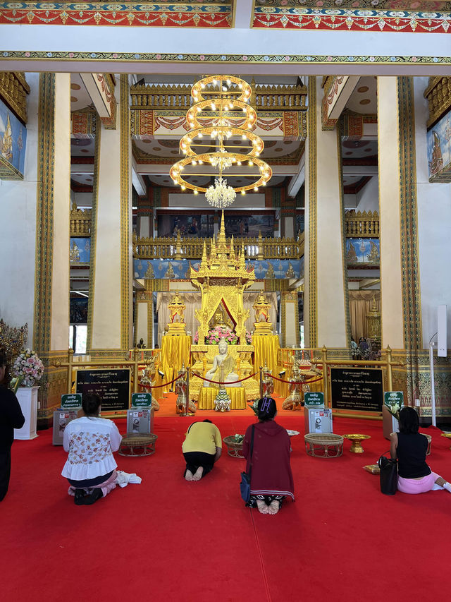 พระมหาธาตุแก่นนคร วัดหนองแวง