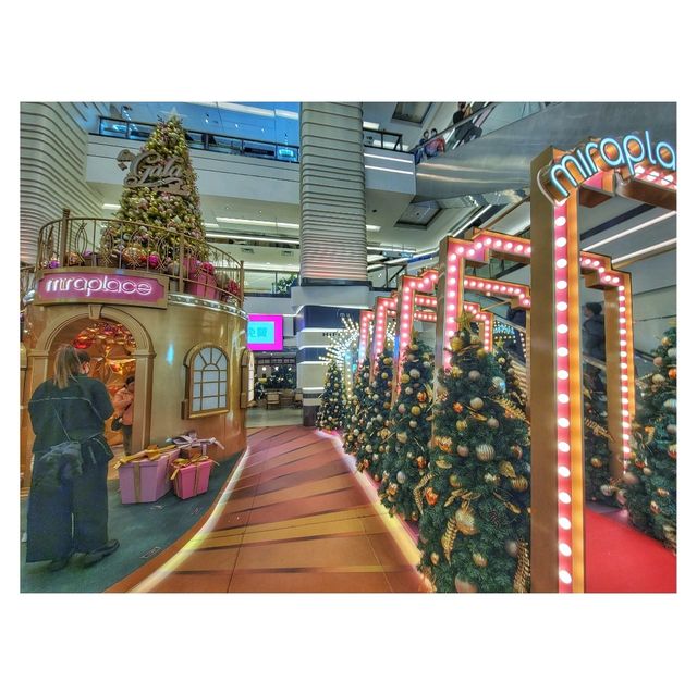 Let's Gala This Christmas。Mira Place