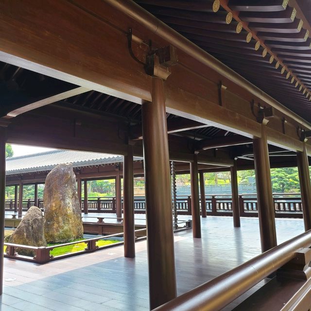 鬧市中的古園：南蓮園池