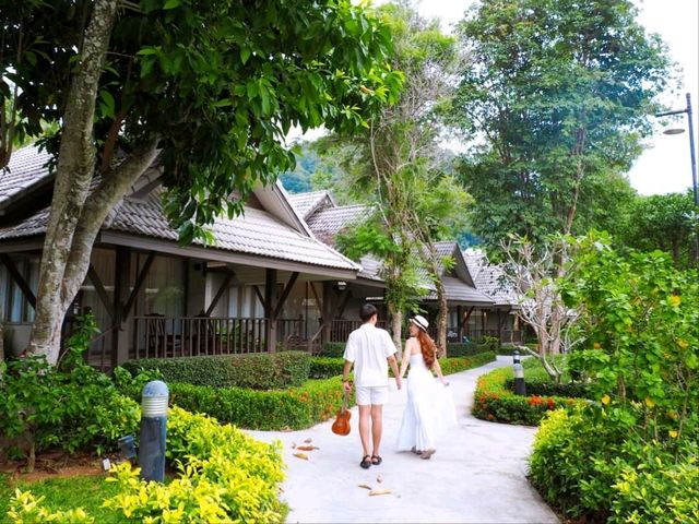 ไปนอนฟินรีสอร์ทสวยริมทะเลเกาะช้างกันนนน 🏖