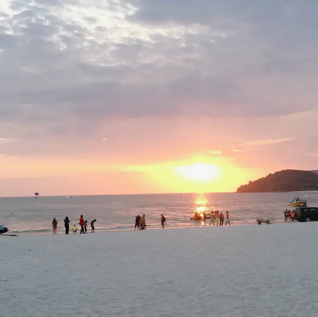 휴양지 말레이시아의 휴양지! 노을 맛집 랑카위 해변 체낭비치🏖️