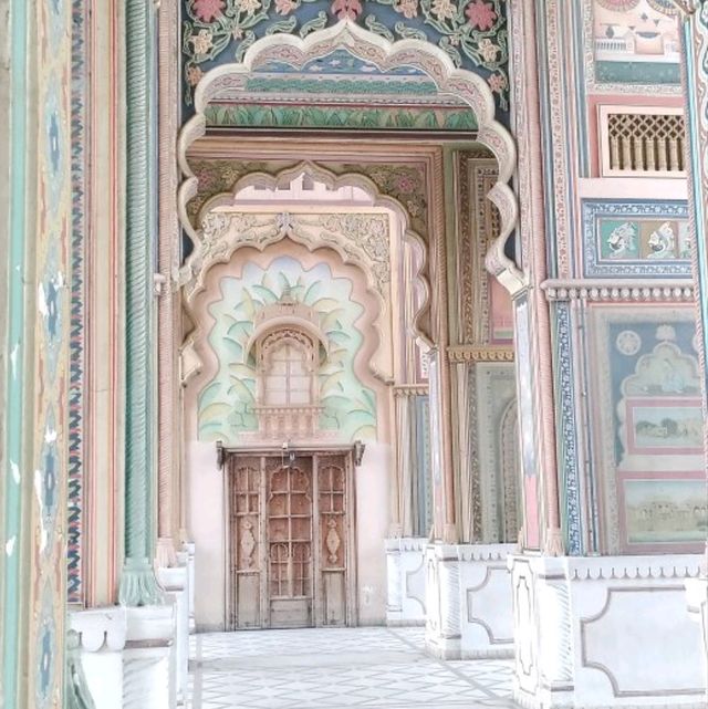 Padharo Mahare Desh