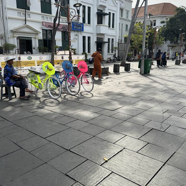 【ジャカルタ旅】ファタヒラー旧市街広場
