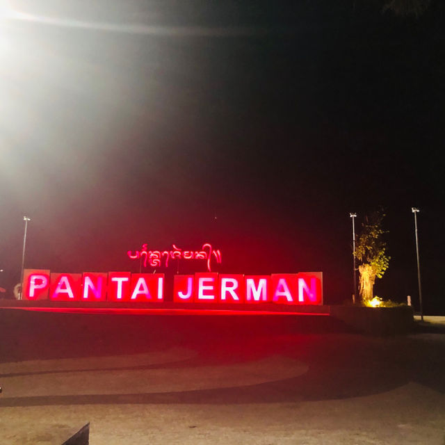 為了美麗的夕陽，所有等待都值得。在Pantai Restaurant ，別急著吃飯！