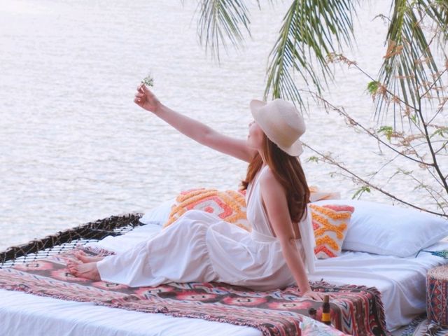คาเฟ่ฟีลบาหลี โทนสีส้ม ใกล้หาดป่าตอง
