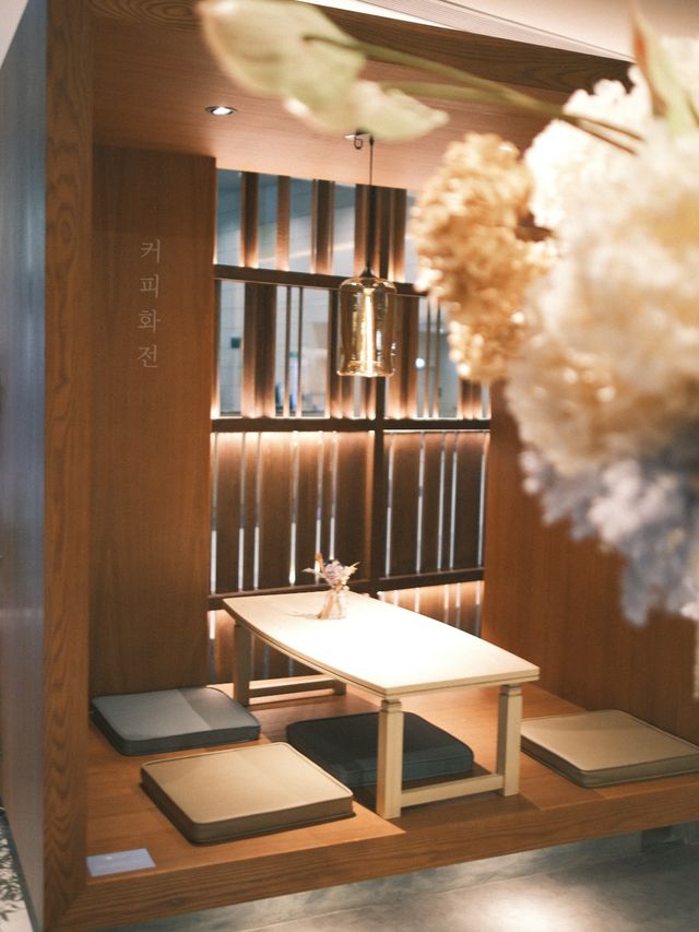 溫柔韓系cafe！ 必坐榻榻米位置🫶🏻 圓方商場的平價餐廳🍴 
