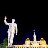  Ho chi Minh Square (จัตุรัสโฮจิมินห์)
