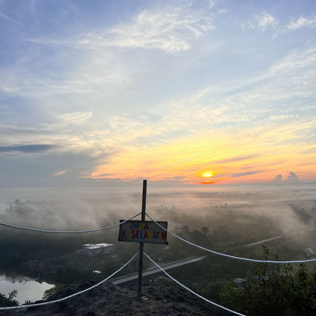 Hiking at Bukit Belacon Lahad Datu