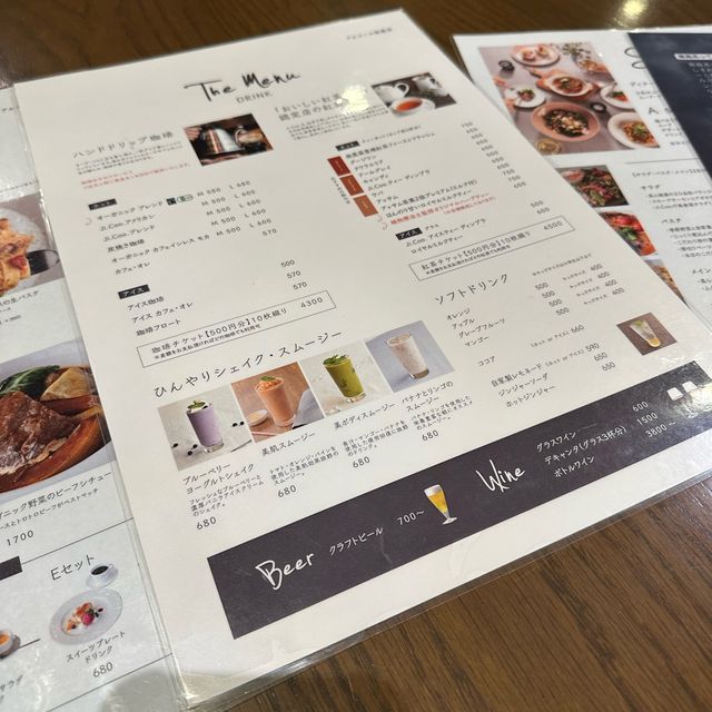 名古屋1おしゃれタウンに位置する優雅なカフェ