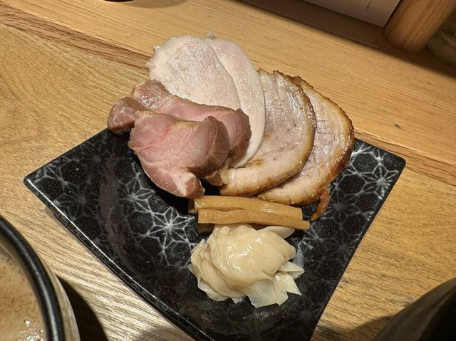 東京｜新橋人氣濃厚豚骨沾麵