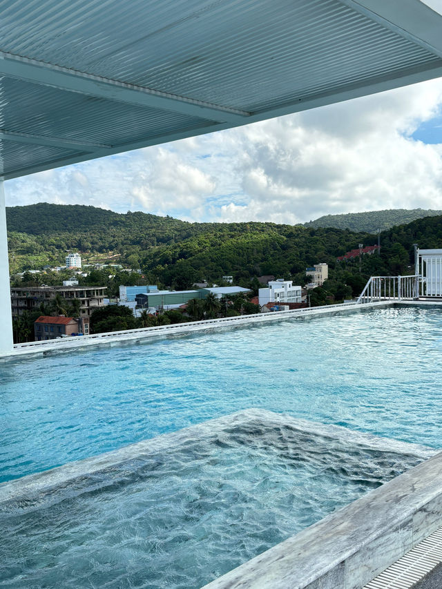 富國島 機場附近性價比高  平價酒店推介Aquasun Hotel Phú Quốc
