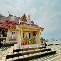 วัดสวย - ติดทะเล - ใกล้กรุงเทพ