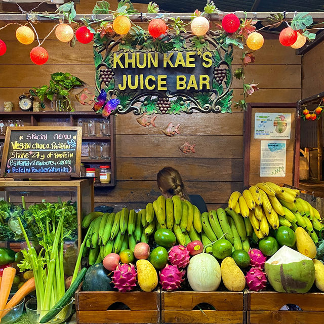 태국 치앙마이 신선하고 건강한 과일주스 전문점 쿤캐주스바🍒🍋