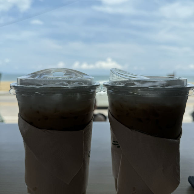 เที่ยวพัทยา หาดจอมเทียน พักผ่อนที่ Dee Varee