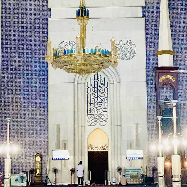【マレーシア🇲🇾/鮮やかなブルーが美しい✨モスク🕌】