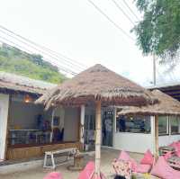 Cave Beach Clubคาเฟ่ที่มีคลื่นฮีลใจ