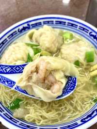 香港　香港観光　香港で絶品のエビワンタン麺を食べるならココ！