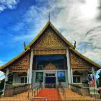 สักการะพระธาตุจอมแว่ 1ในพระธาตุ 9 จอม