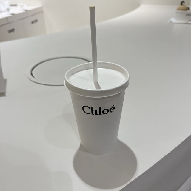 Chloéの世界初アイスクリームショップ🍨