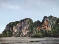 หาดสวย น้ำทะเลใส ทรายนุ่ม @หาดไร่เลย์ กระบี่