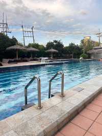 🏊‍♀️ สระว่ายน้ำสวยงาม โดดเด่น โรงแรมซาโวเทล