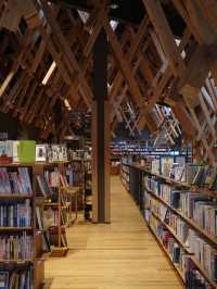 📍 雲の上の図書館/高知