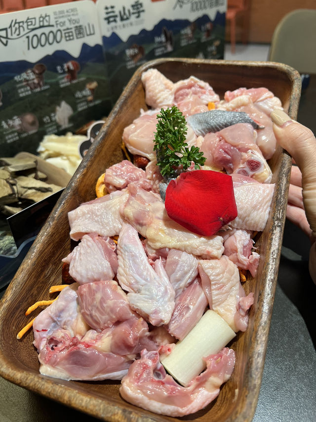 「深圳食雲南野生菌火鍋，適合聚餐」
