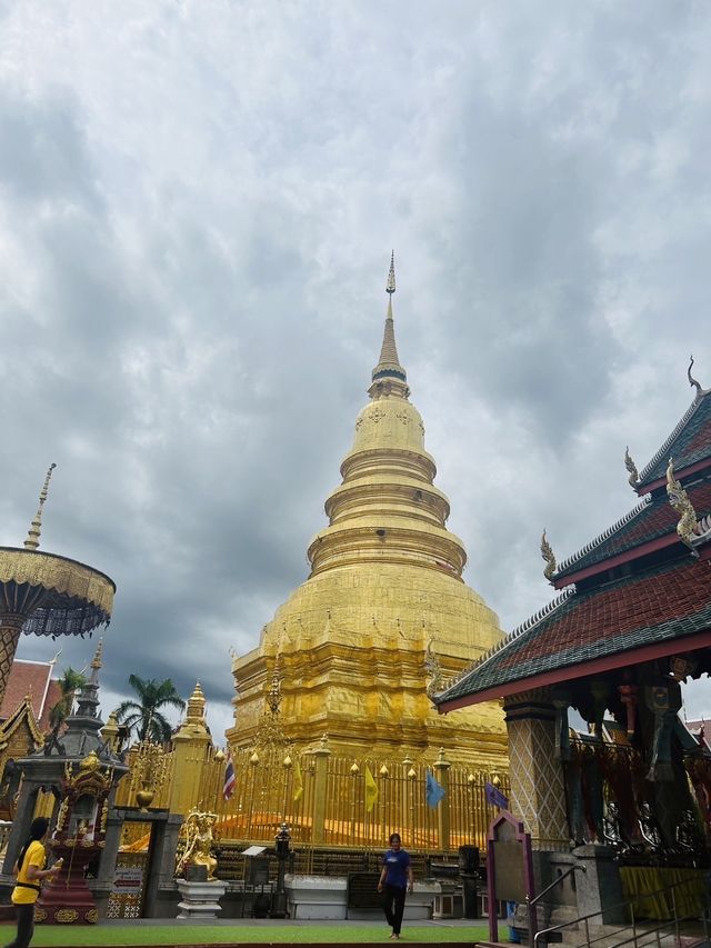 วัดพระธาตุหริภุญชัย วรมหาวิหาร  ลำพูน 