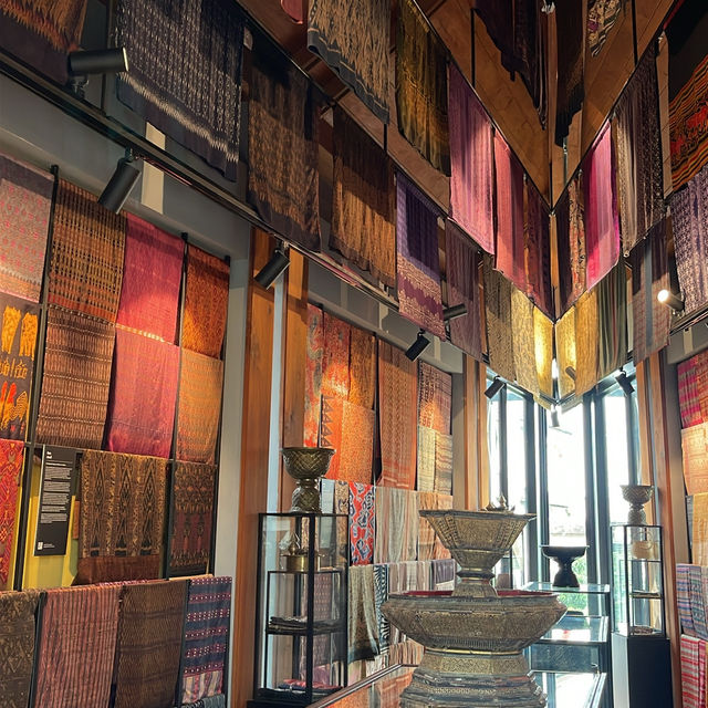 Authentic Library in Chiang Mai center