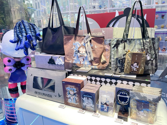 POP MART ที่ใหญ่ที่สุดในเซี่ยงไฮ้! จัดเต็มมากกก 