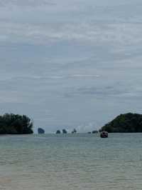 เดินเล่นริมหาทับแขก 🏝️ กระบี่