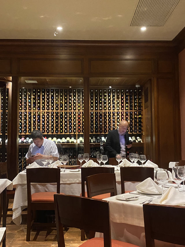 【ドミニカグルメ】知る人ぞ知る 高級スペイン料理店🍷