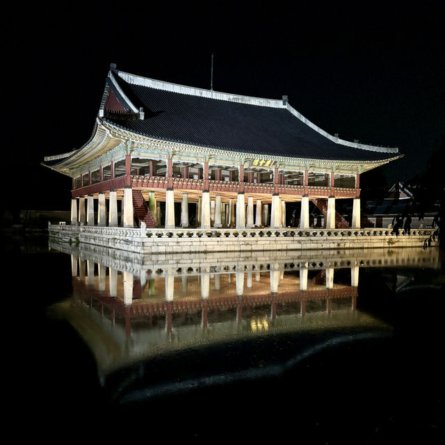 【韓国ソウル・景福宮】ライトアップされた幻想的な建物を拝む「景福宮 夜間特別観覧 2024秋」