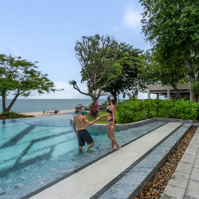 รีสอร์ทสุดหรูติดชายหาด ไม่ไกลกรุงเทพฯ 🏝️