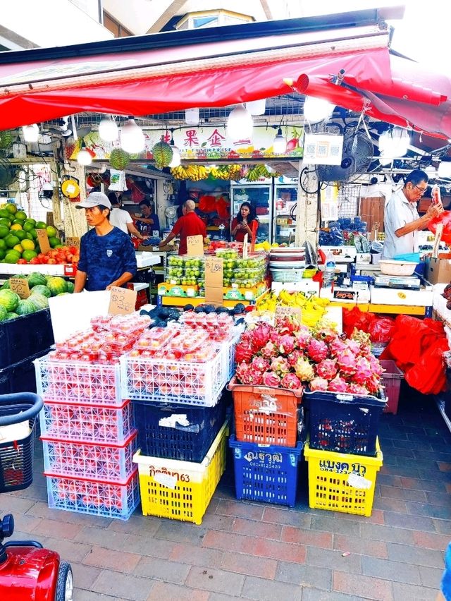 Top Things to Do at Bugis Street: Shopping, Food, and Culture