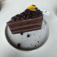 ร้านอาหารกึ่งคาเฟ่ อาหารอร่อย บรรยากาศชนะเลิศ