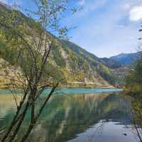 จิ่วจ้ายโกว (Jiuzhai Valley National Park)