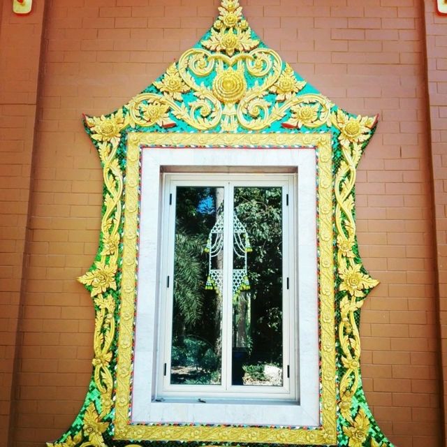 เที่ยวอุโมงค์ป่าไผ่ วัดจุฬาภรณ์วนาราม