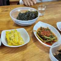 고즈넉한 삽시도의 아담한 추천 식당 - 윗마을 펜션 식당